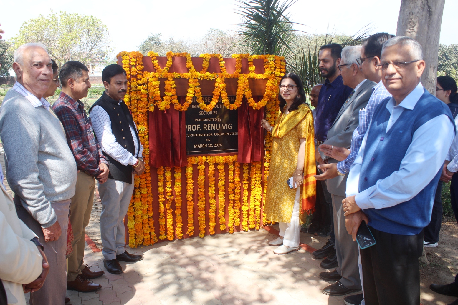  Prof. Renu Vig, Hon’ble Vice Chancellor, Panjab University inaugurated the Mini Rose Garden, Panjab University South Campus, Sector-25, Chandigarh today.